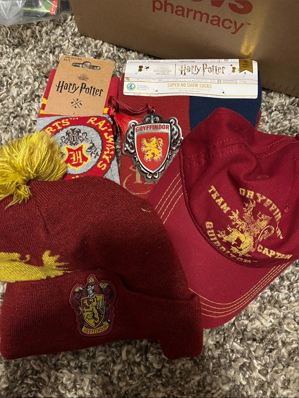 Warner Bros. Gryffindor Hat and Beanie with Assorted Socks